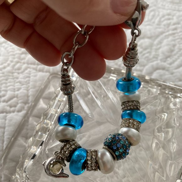 Fashion Rhinestone Blue's and White Beaded Necklace & Bracelet Lot of 3 - Picture 3 of 4